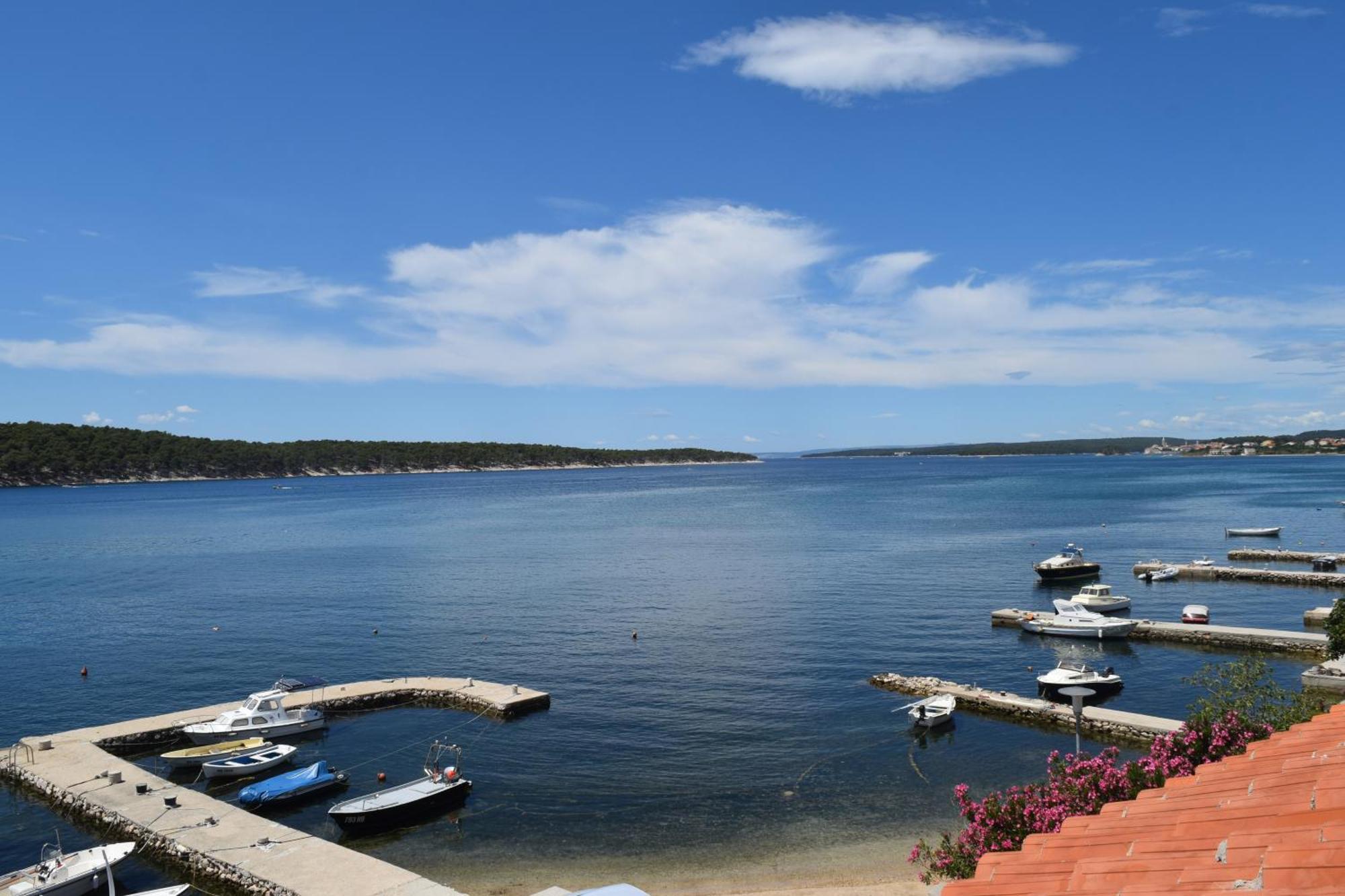 Apartments And Rooms By The Sea Barbat, Rab - 4973 Rab Town Bagian luar foto