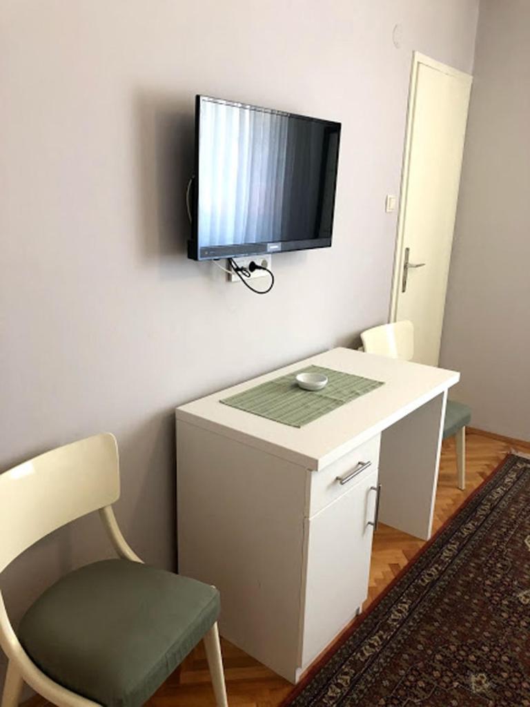 Apartments And Rooms By The Sea Barbat, Rab - 4973 Rab Town Ruang foto
